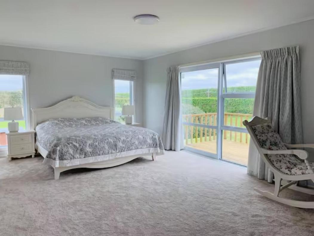 Besties West Auckland Kumeu ภายนอก รูปภาพ